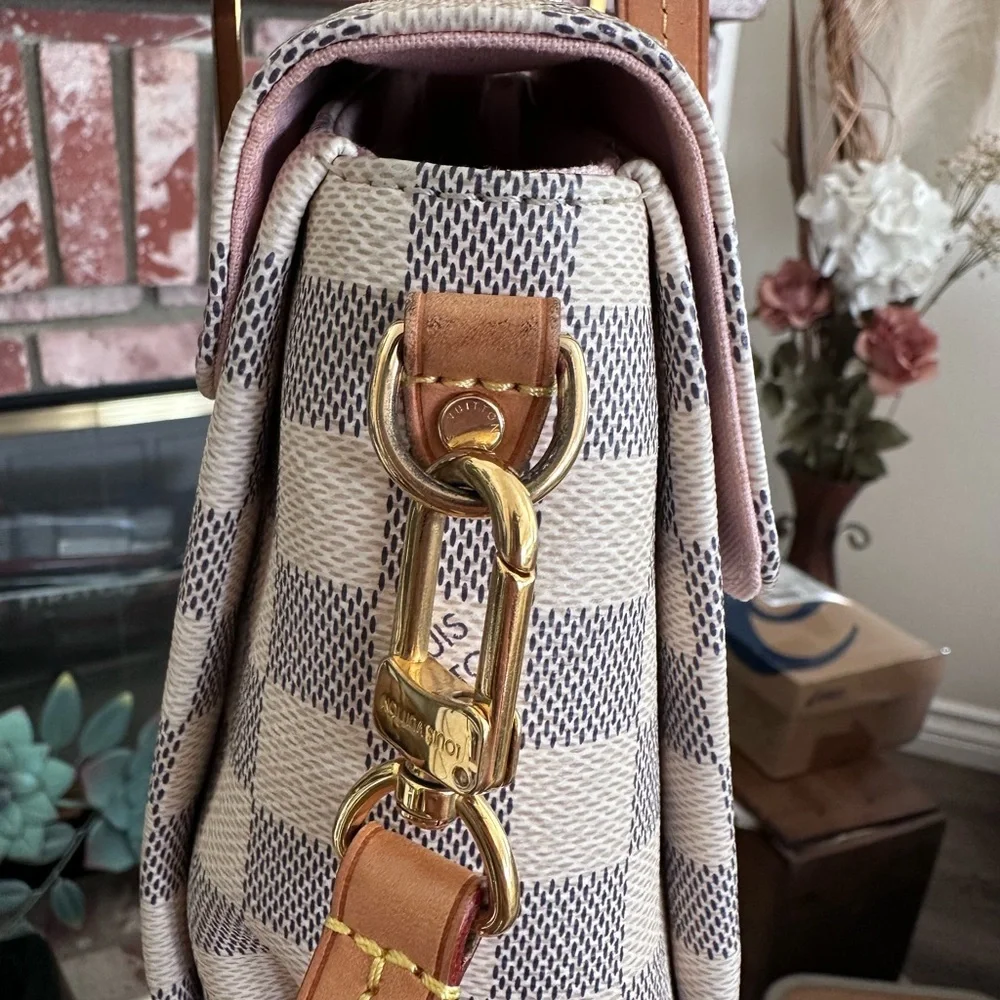 Louis Vuitton Damier Azur Croisette - Picture 10 of 15